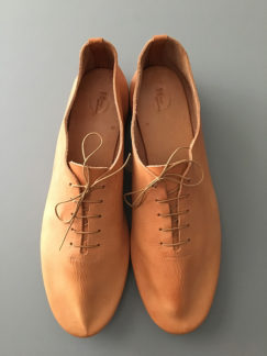 希少 Honor gathering dance leather shoes